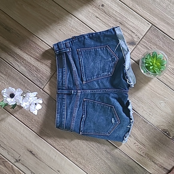 A&F 00 Shorts - Picture 5 of 6